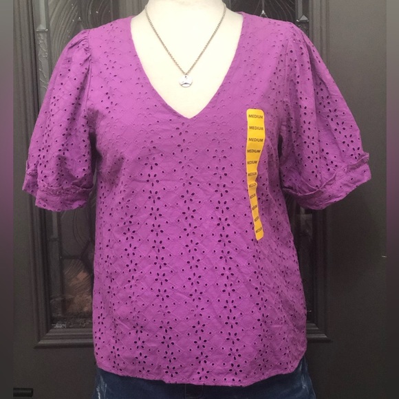 Draper James Women's Short Puff Sleeve Heidi V-Neck Top - Picture 2 of 9